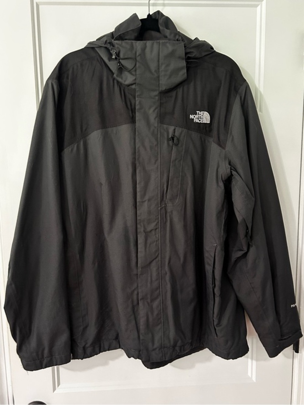 The North Face HyVent Men’s L Black Hooded Waterproof Rain Jacket Shell Coat
